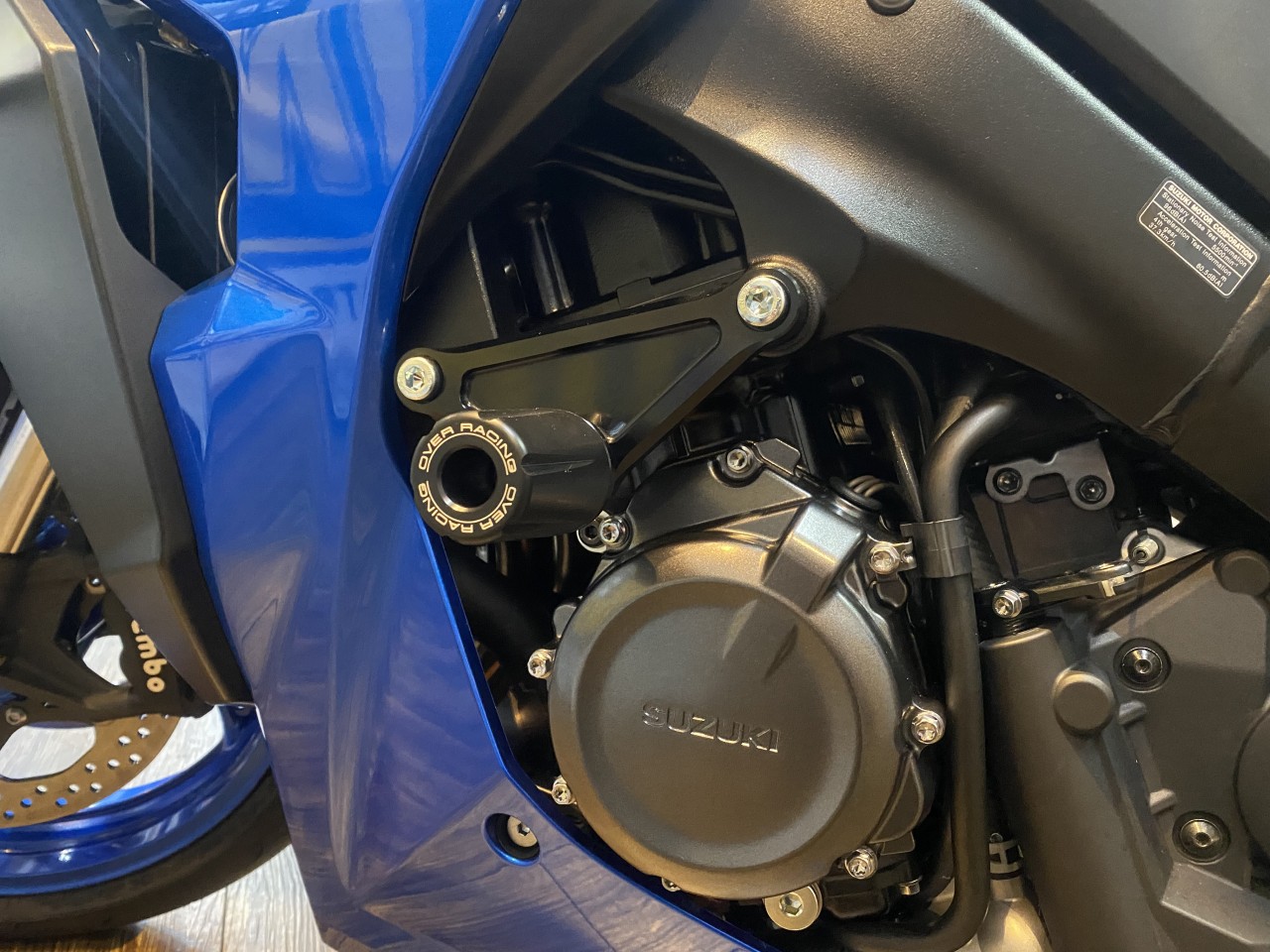 送料0円 OVER オーヴァー エンジンスライダー シルバー Z900RS 18-20